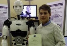 Frymëzuese/ Emigranti 15-vjeçar shqiptar krijon robotin e rrallë në botë, vlerësohet nga SHBA