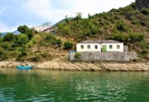 Gazetarja italiane: Mrekulli! Nuk gjej dot fjalë tjetër për ta përshkruar liqenin e Komanit