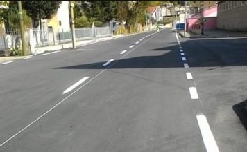 FOTOT/ Shëngjini aksesohet më lehtë! Përfundon asfaltimi i aksit Lezhë – Port