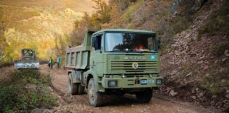 FOTOT/ Stërvitje dhe punë, FA rehabilitojnë 16 km rrugë rurale