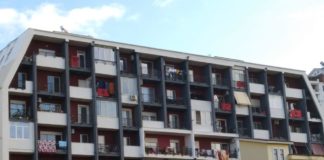 FOTOT/ Po ti a e ke vendosur flamurin? Tirana vishet kuqezi