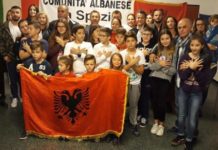 VIDEO/ La Spezia flet shqip! Hapet shkolla e parë në gjuhë shqipe!