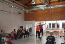 ‘Dhuro kohë, rrëmbe buzëqeshje’/ Cirku i Tiranës performancë për fëmijët me aftësi ndryshe