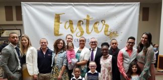 Njihuni me super nënën, adopton gjashtë fëmijë me aftësi të kufizuara