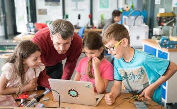 Tiranë/ Hapet qendra laboratorike e inovacionit për fëmijët, sjell kurrikulat e kodimit dhe robotikës