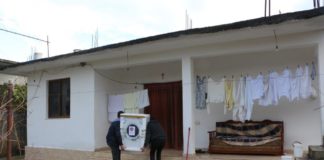 Polakët dhurojnë 110 mijë euro për të prekurit nga përmbytjet në Shqipëri