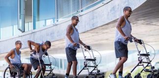 Falë teknologjisë, tre të paralizuar çohen në këmbë