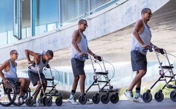 Falë teknologjisë, tre të paralizuar çohen në këmbë