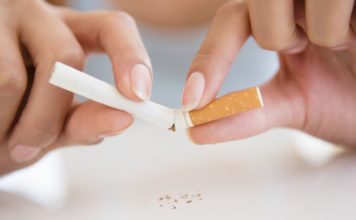 Ushqimet që ju pastrojnë nga nikotina