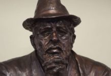 Tirana nderon Betim Muçon, përurohet busti i shkencëtarit