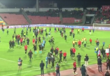 Gjesti fisnik në Elbasan, tifozit të Uellsit i kthejnë portofolin e humbur