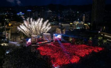 “Nata e Bardhë” ndez sonte Tiranën, spektakël në sheshin “Skënderbej”. Ja surprizat