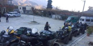 FOTOT/ Aventura e italianëve, vijnë me motorra dhe ‘ngjisin’ malin e Tomorrit