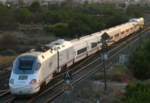 FOTO/ Një tren hibrid në Tiranë, ja si do realizohet projekti