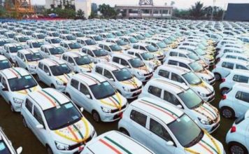 Ky është pronar, miliarderi dhuron 600 makina për punonjësit e tij