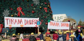 Dita e Vullnetarizmit/ Dhurohen ushqime, rroba dhe lodra për familjet në nevojë