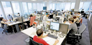 7 gjërat që njerëzit produktivë bëjnë 10 minutat e para në zyrë