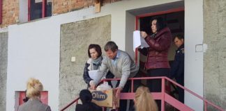 Shpërndahen pako me ushqime për 2 mijë familje në nevojë në Fier