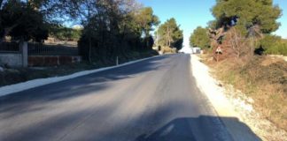 Rehabilitohet aksi rrugor Fier-Levan, asfalt dhe sinjalistikë e re