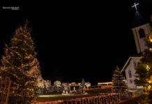 FOTOT/ A është ky fshati shqiptar me dekorimin më fantastik për Krishtlindje! Pamje përrallore