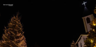 FOTOT/ A është ky fshati shqiptar me dekorimin më fantastik për Krishtlindje! Pamje përrallore