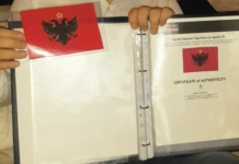 FOTOT/ A e dini se flamuri shqiptar ka prekur hënën në 1971? Ja dokumenti