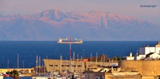 FOTOT/ Fotografi italian sjell perëndimin magjik të diellit në Himarë