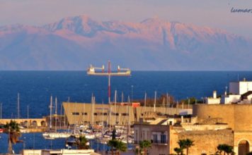 FOTOT/ Fotografi italian sjell perëndimin magjik të diellit në Himarë