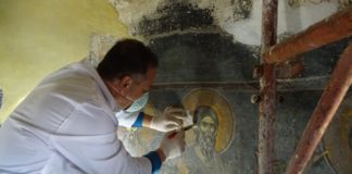 Trashëgimia kulturore, restaurohet afresku i kishës së Shën Triadhës