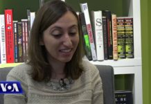 VIDEO/ Njihuni me shqiptaren që drejton biznesin e kartolinave në SHBA