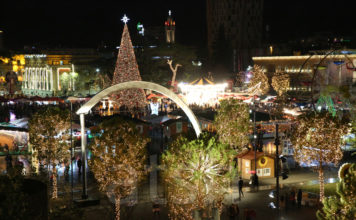 Koncerti për Krishtlindjen, ja surprizat që ju presin sonte tek sheshi “Skënderbej”