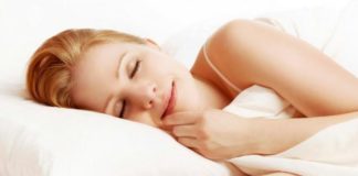 Sekreti për të fjetur mirë, ushqimet që ndihmojnë për t’iu zënë gjumi
