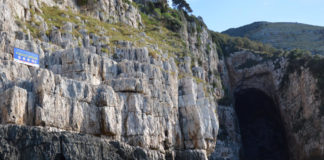 FOTOT/ Parku Kombëtar Karaburun-Sazan, tabela informuese për turistët