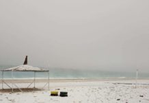 FOTOT/ Bora mbulon plazhin e Dhërmiut, pamje përrallore që nuk duhet t’i humbisni