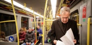 ‘Leksioni’ i presidentit të Austrisë, udhëton me transport publik