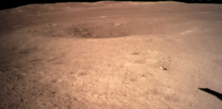 Publikohet FOTO e parë e “anës së errët” të Hënës