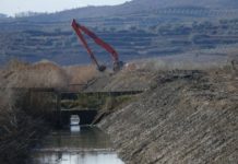 Bujqësi/ pastrohen 31 km kanale kulluese në Divjakë