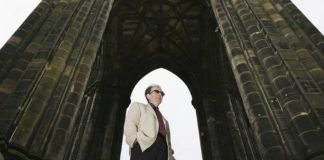 Ismail Kadare feston sot 83 vjetorin/ Ja çfarë thoshte At Zef Pllumi për Kadarenë