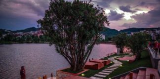 FOTOT/ Keni kaluar nga Liqeni Artificial? Tashmë ka edhe një mol për varkat