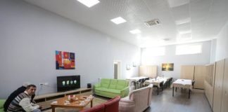 Tiranë, çelet një strehë e re sociale për njerëzit në situatë rruge