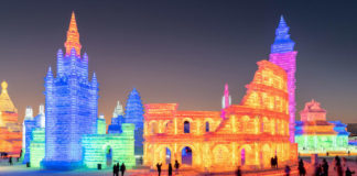 FOTOT/ Qytete prej akulli dhe bore, hapet festivali më i madh botëror