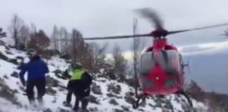 VIDEO/ ‘Heronjtë e ajrit’, pilotët e FA ndihmuan mbi 100 persona të bllokuar nga bora