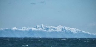 FOTOT magjike/ Malet me borë në Himarë duken si një dallgë gjigande nga brigjet italiane