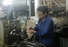 VIDEO frymëzuese/ Njihuni me Agimen, gruaja nga Elbasani që punon si mekanike