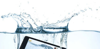 Ja si të veproni nëse ju bie celulari në ujë