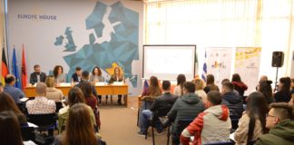 Kampionati i Debatit/ 31 shkolla të mesme nga 15 qytete