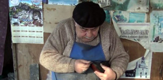 Usta Adushi, këpucari 72 vjeçar që gjen kënaqësi në profesionin e tij