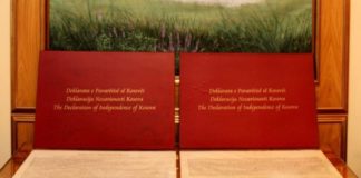 Deklarata e Pavarësisë që u vendos sot në 7 qytete të Kosovës