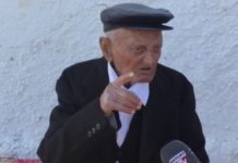 Të punosh deri në 100 vjeç, njihuni me vlonjatin që nuk di të dorëzohet