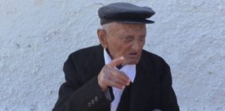 Të punosh deri në 100 vjeç, njihuni me vlonjatin që nuk di të dorëzohet